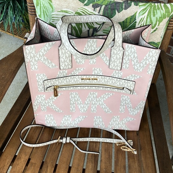 💕Authentic Michael Kors Kenly tote bag with strap - Picture 2 of 12